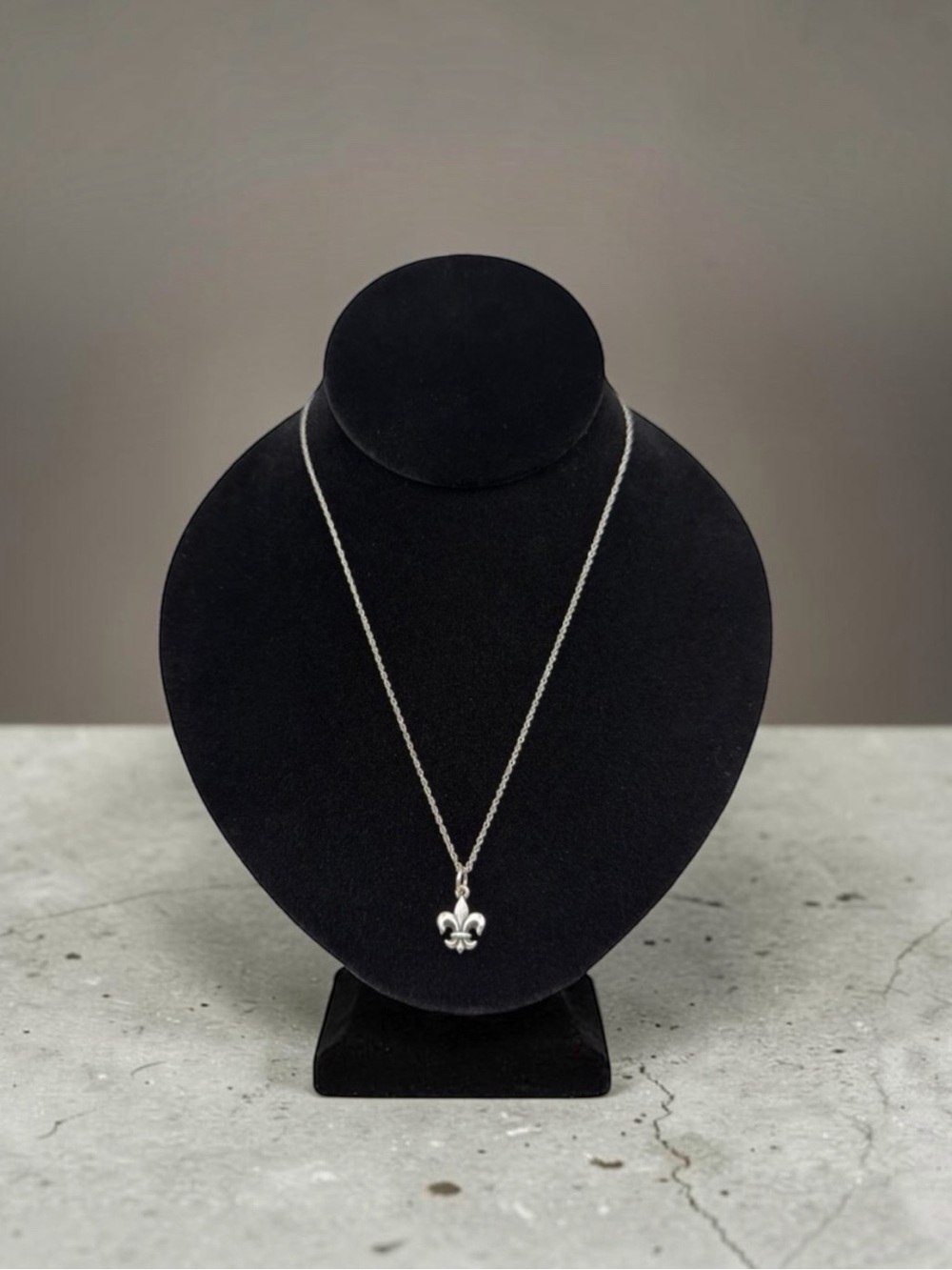 James Avery Sterling Silver Fleur-de-Lis Pendant on 19” BGE 925 Chain | Necklace